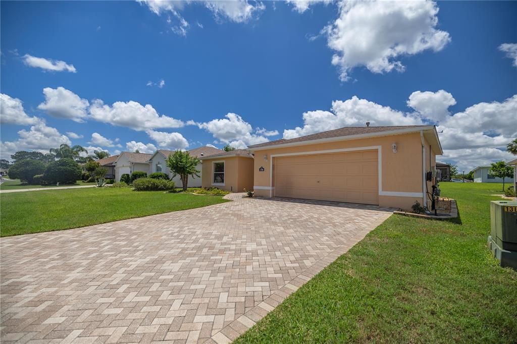 For Sale: $287,500 (3 beds, 2 baths, 1647 Square Feet)