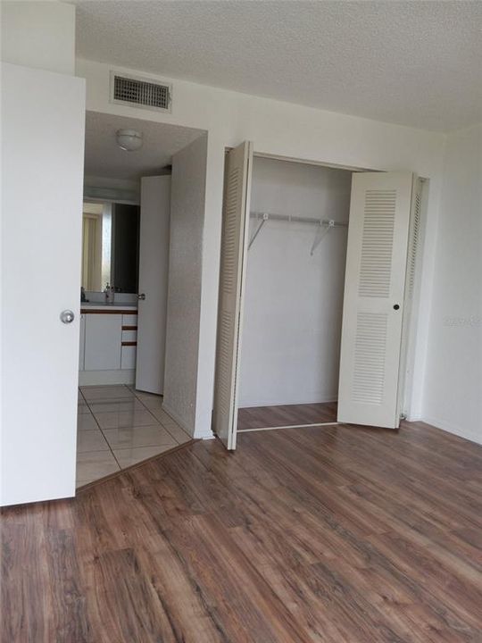 For Rent: $1,900 (2 beds, 2 baths, 960 Square Feet)