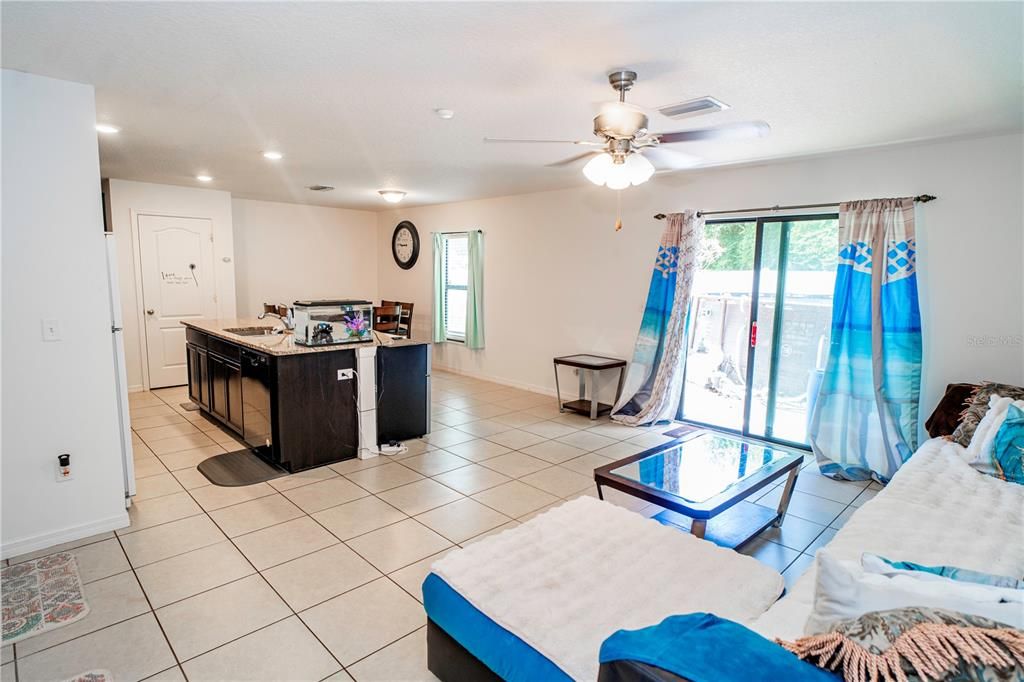 For Sale: $324,900 (4 beds, 2 baths, 1826 Square Feet)