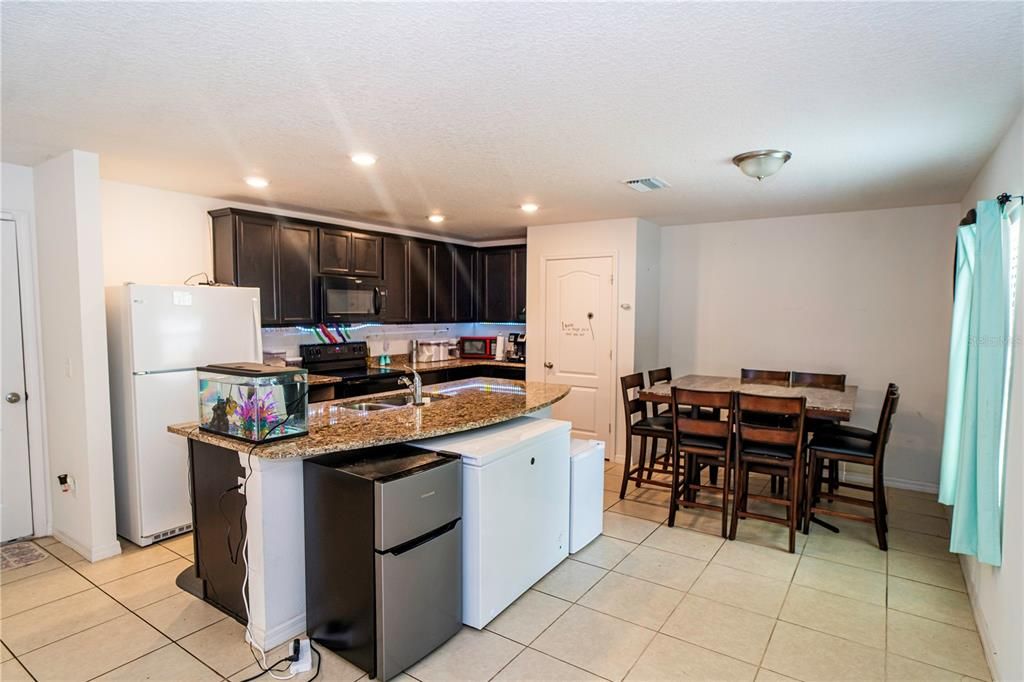 For Sale: $324,900 (4 beds, 2 baths, 1826 Square Feet)