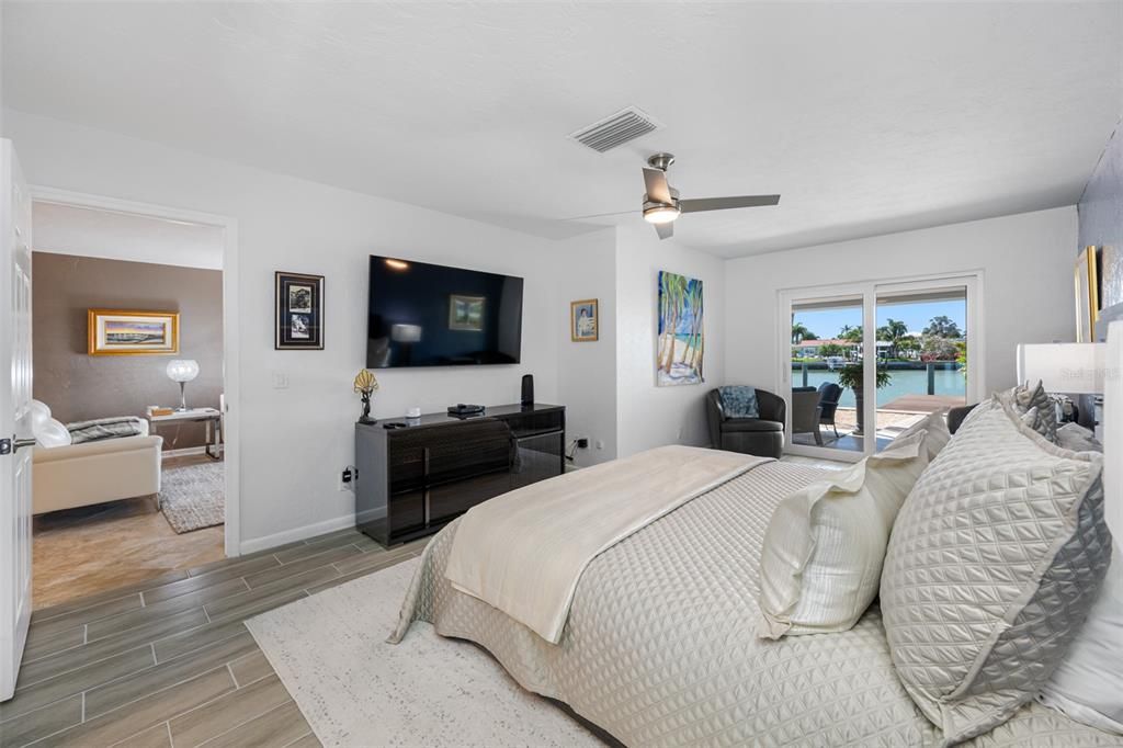 For Sale: $645,500 (2 beds, 2 baths, 1400 Square Feet)