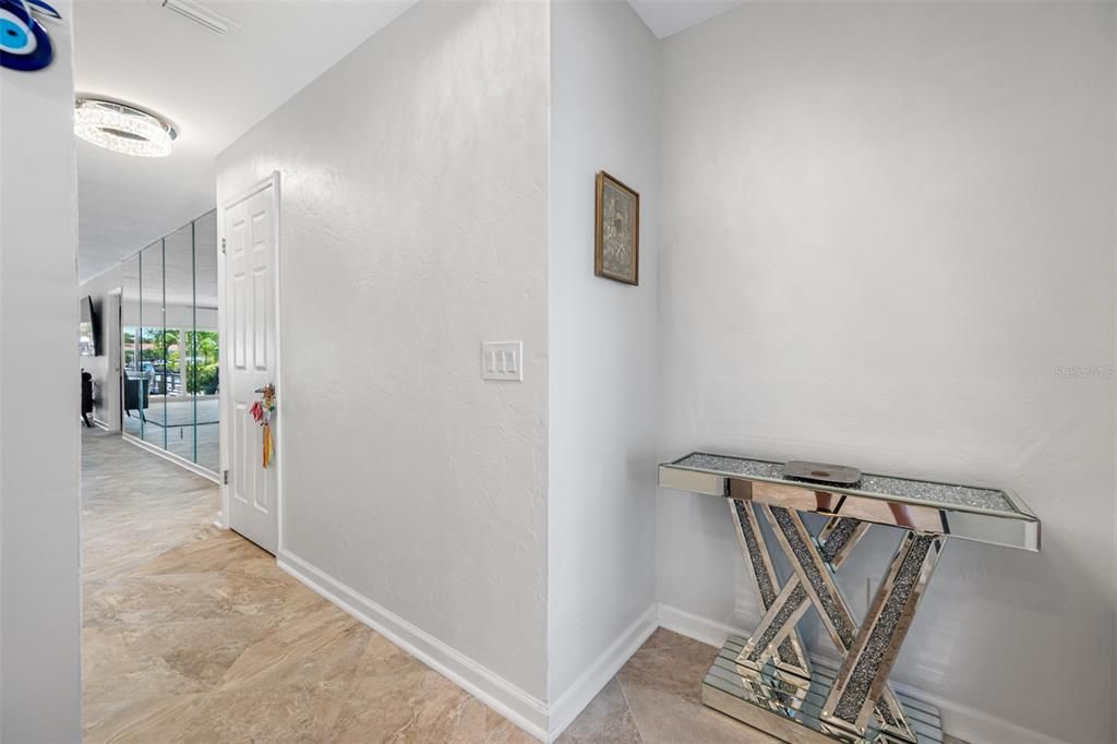 For Sale: $645,500 (2 beds, 2 baths, 1400 Square Feet)