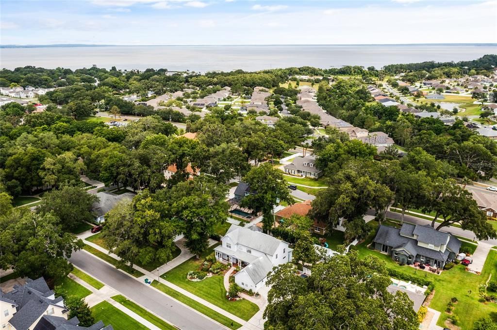 Active With Contract: $1,000,000 (3 beds, 3 baths, 3130 Square Feet)