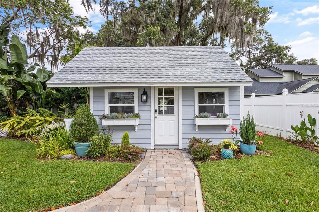 Active With Contract: $1,000,000 (3 beds, 3 baths, 3130 Square Feet)