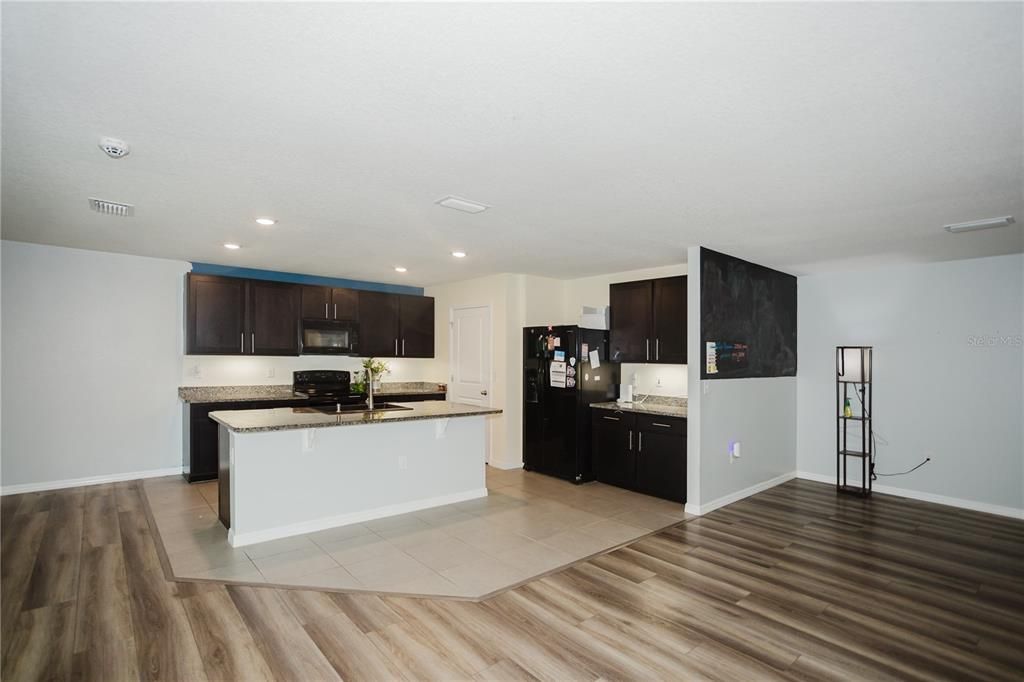 For Sale: $374,900 (4 beds, 2 baths, 2298 Square Feet)