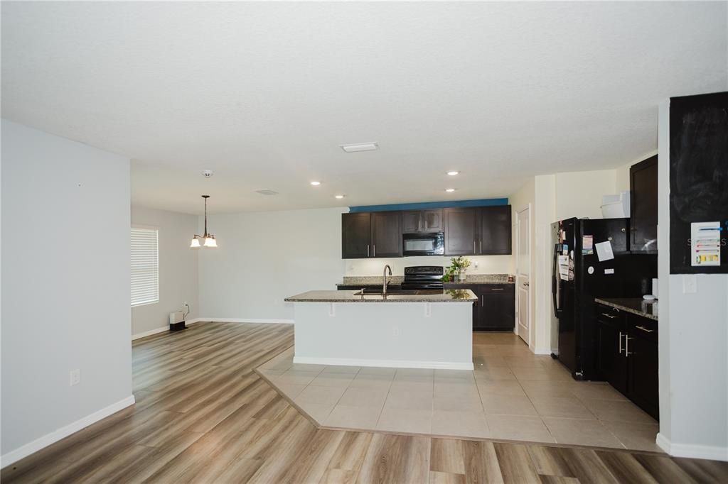 For Sale: $374,900 (4 beds, 2 baths, 2298 Square Feet)