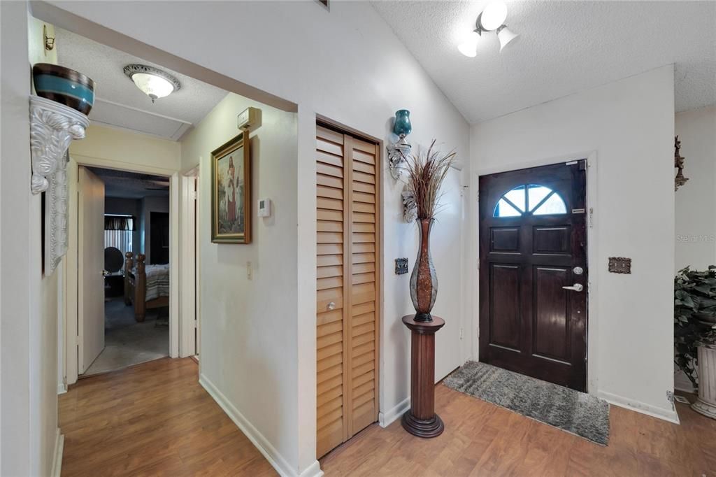 For Sale: $360,000 (3 beds, 2 baths, 1416 Square Feet)