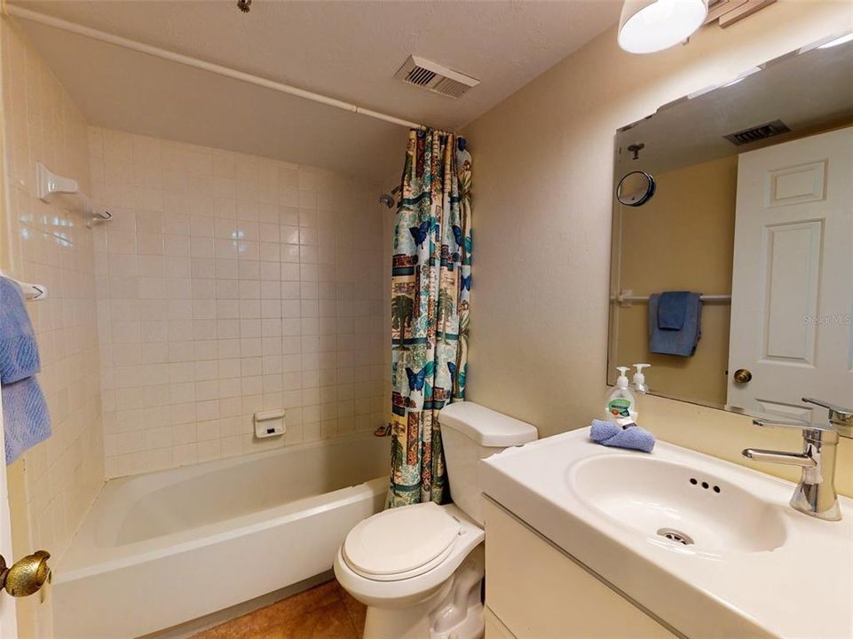 待售: $750,000 (3 贝兹, 2 浴室, 1565 平方英尺)