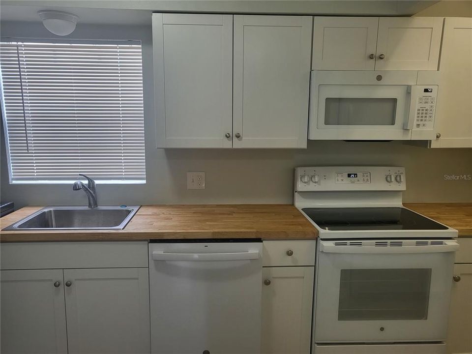 For Sale: $112,000 (1 beds, 1 baths, 650 Square Feet)