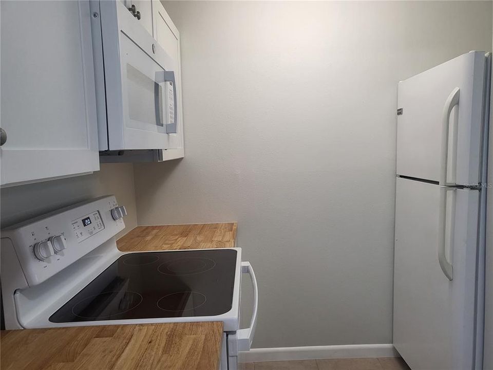 For Sale: $112,000 (1 beds, 1 baths, 650 Square Feet)
