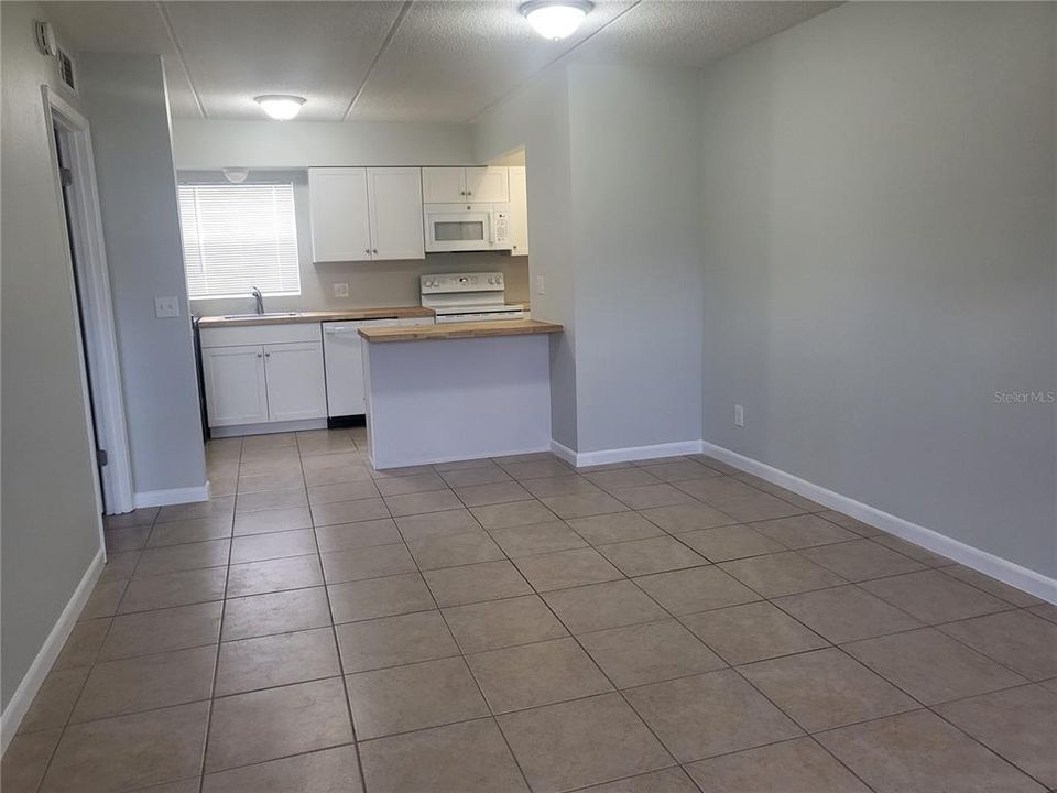 For Sale: $112,000 (1 beds, 1 baths, 650 Square Feet)