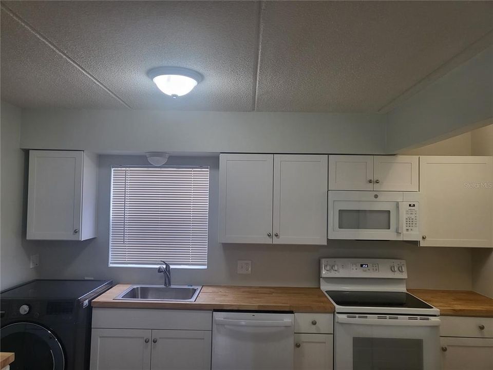 For Sale: $112,000 (1 beds, 1 baths, 650 Square Feet)