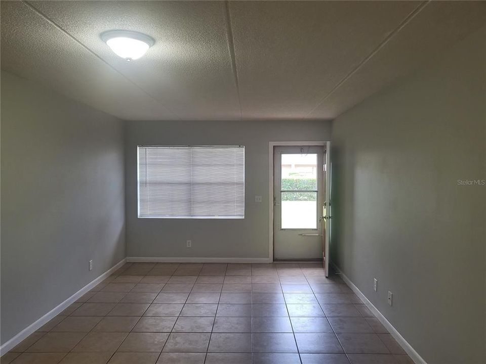 For Sale: $112,000 (1 beds, 1 baths, 650 Square Feet)