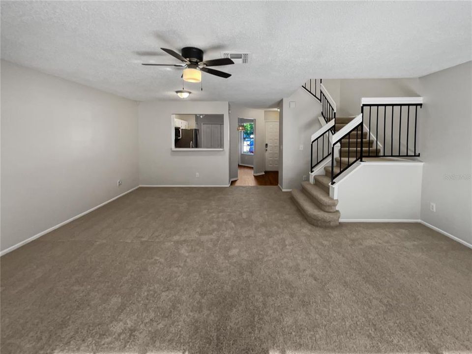 Active With Contract: $285,000 (3 beds, 2 baths, 1395 Square Feet)