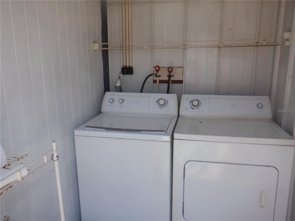 For Sale: $110,000 (3 beds, 2 baths, 720 Square Feet)