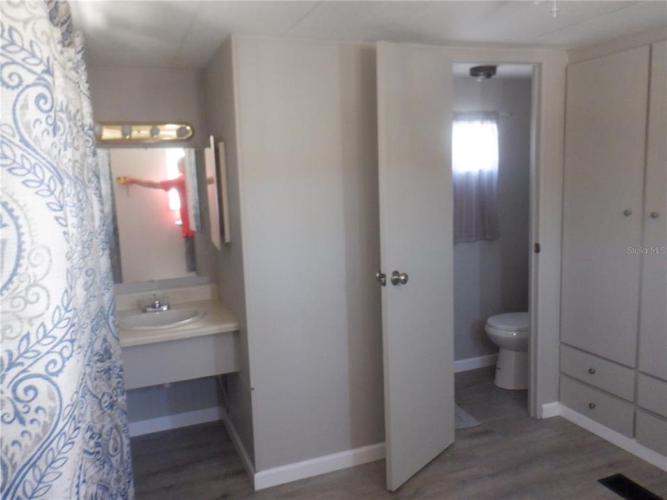 For Sale: $110,000 (3 beds, 2 baths, 720 Square Feet)