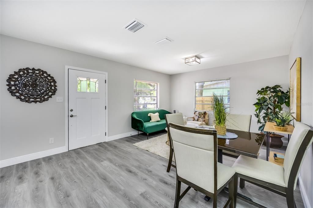 Active With Contract: $349,900 (4 beds, 2 baths, 1252 Square Feet)