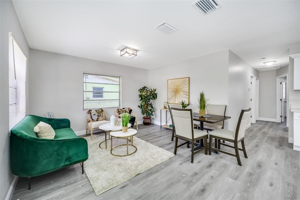 Active With Contract: $349,900 (4 beds, 2 baths, 1252 Square Feet)