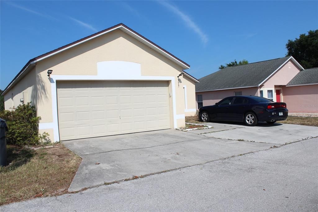 For Sale: $327,995 (3 beds, 2 baths, 1404 Square Feet)