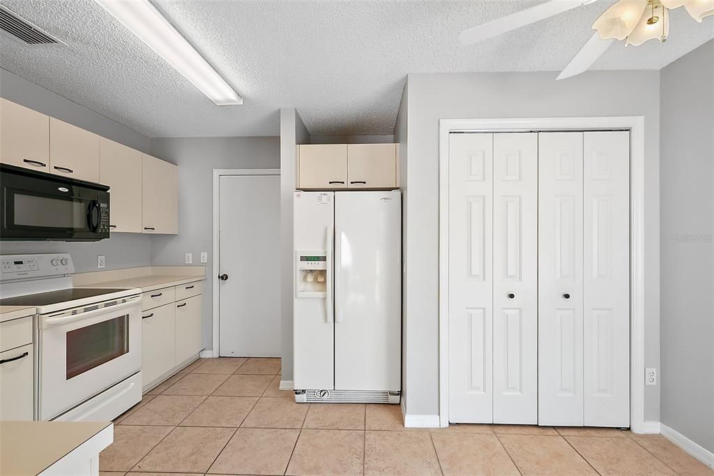 KITCHEN WITH PANTRY