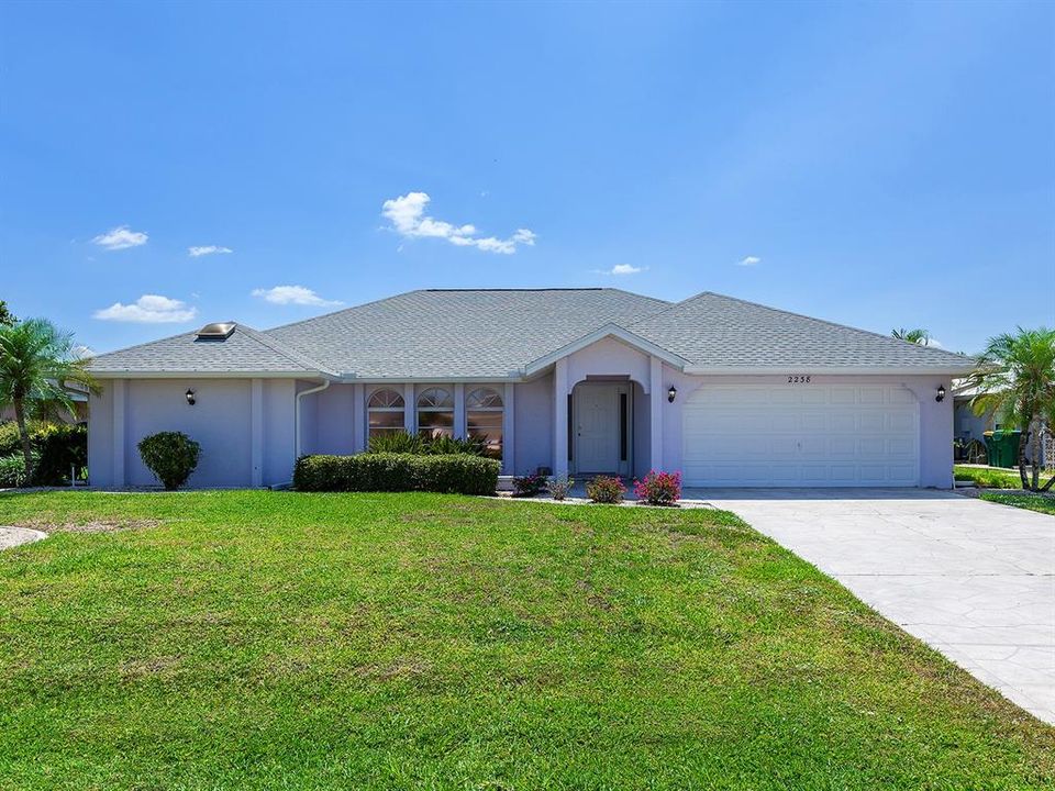 For Sale: $399,000 (3 beds, 2 baths, 1962 Square Feet)