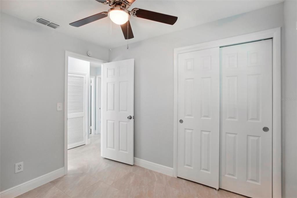 Active With Contract: $315,000 (3 beds, 2 baths, 961 Square Feet)