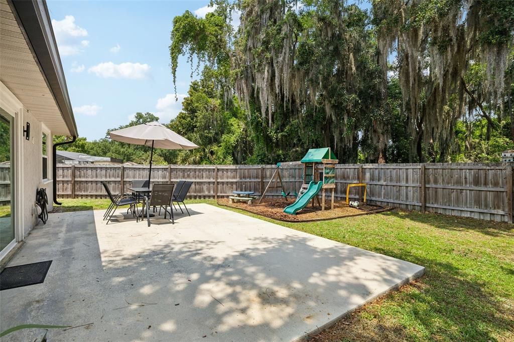 Active With Contract: $450,000 (4 beds, 2 baths, 2205 Square Feet)