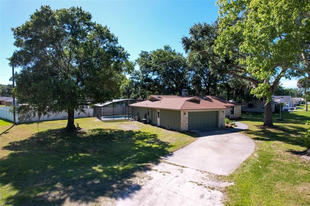 Recently Sold: $383,000 (3 beds, 2 baths, 1665 Square Feet)