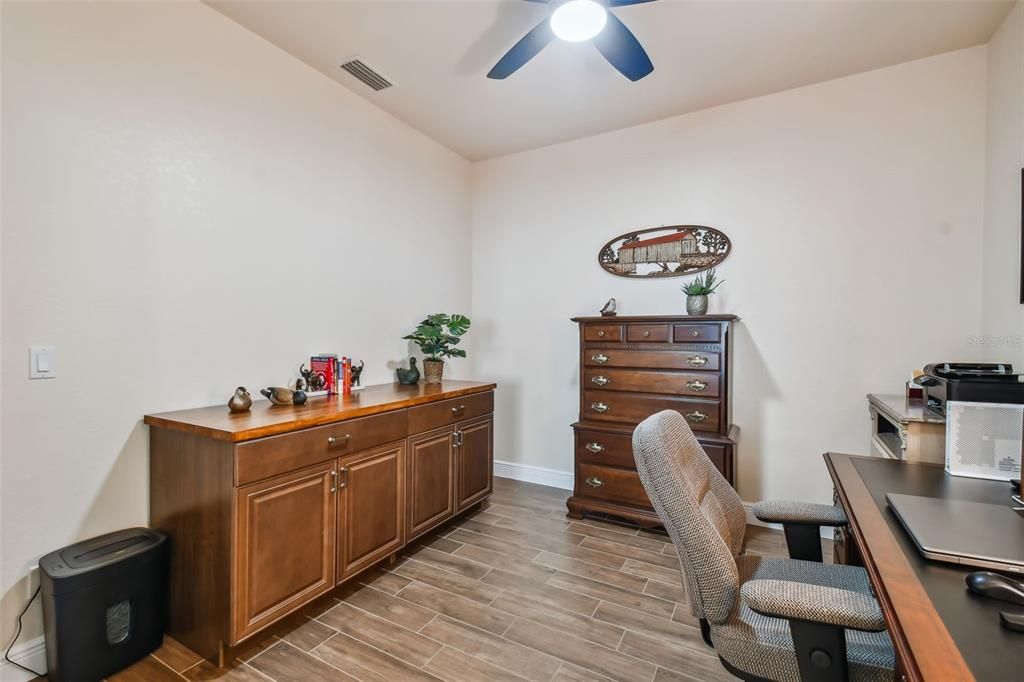 For Sale: $319,000 (2 beds, 2 baths, 1492 Square Feet)