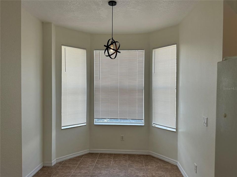 Active With Contract: $2,150 (3 beds, 2 baths, 1468 Square Feet)