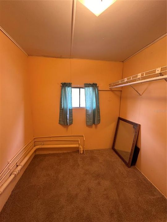 For Sale: $87,995 (1 beds, 1 baths, 420 Square Feet)