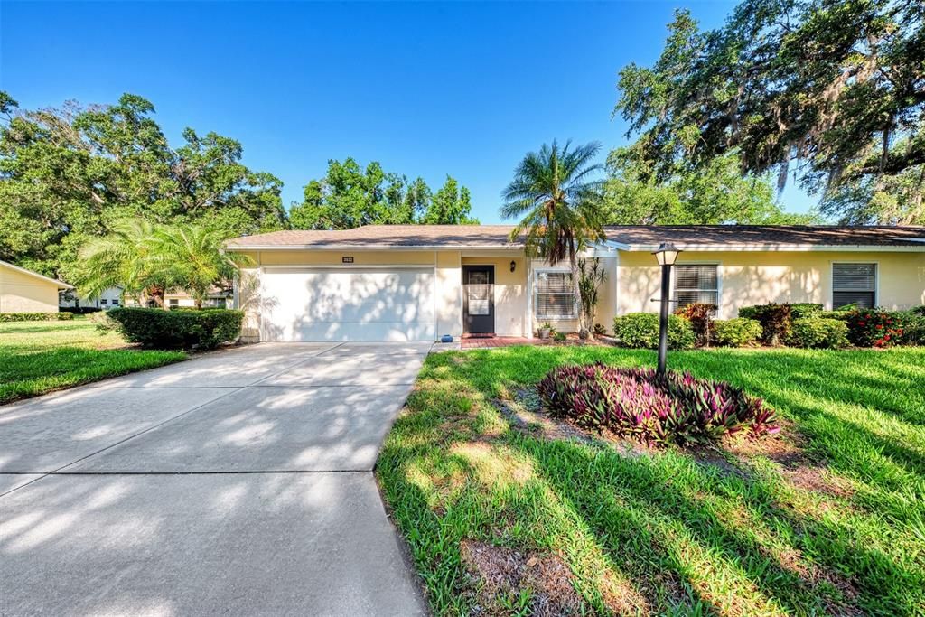 Active With Contract: $319,900 (2 beds, 2 baths, 1459 Square Feet)