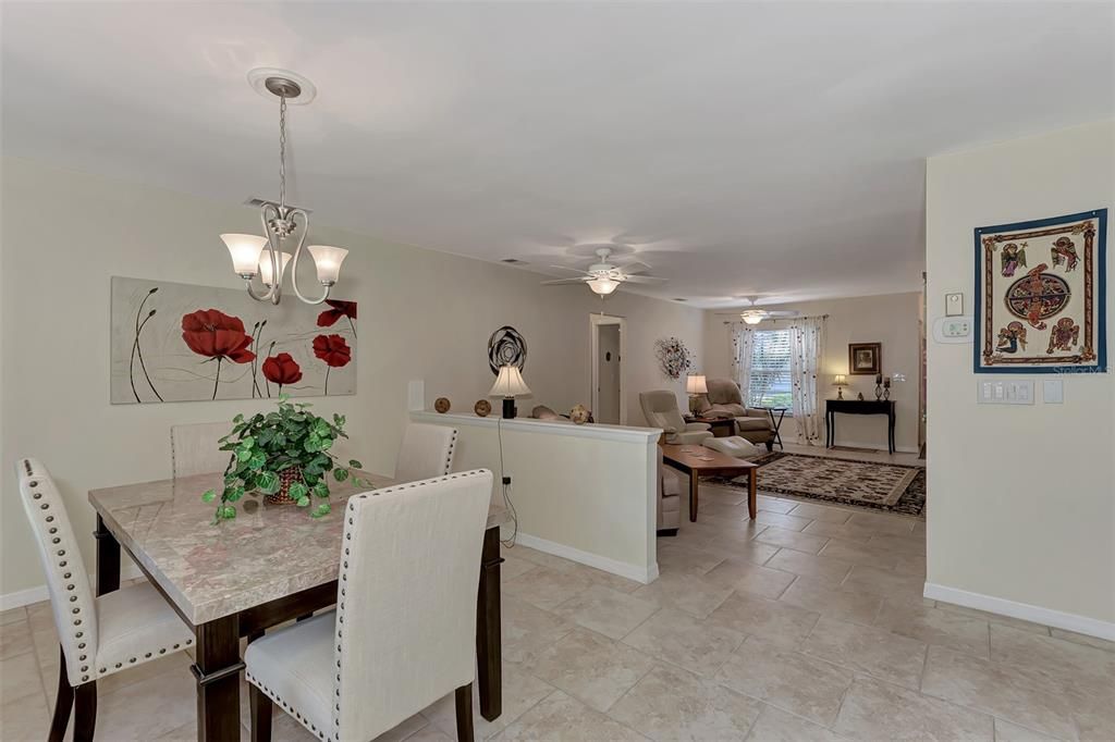 Active With Contract: $319,900 (2 beds, 2 baths, 1459 Square Feet)