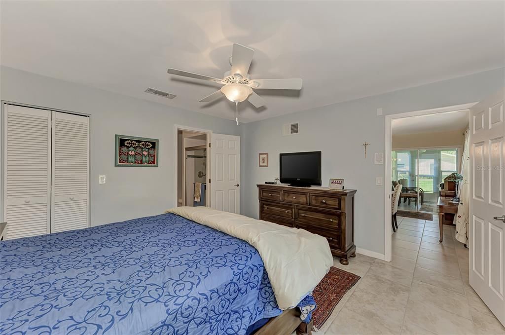 Active With Contract: $319,900 (2 beds, 2 baths, 1459 Square Feet)