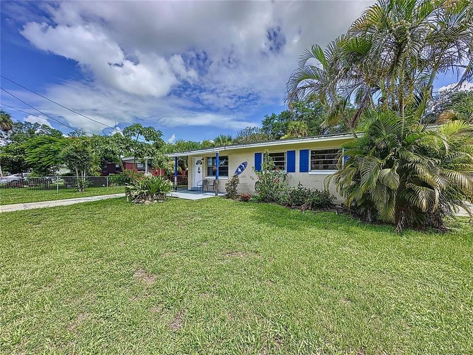 For Sale: $310,000 (3 beds, 1 baths, 1045 Square Feet)