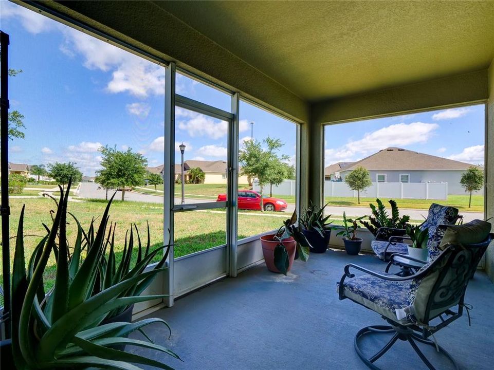 For Sale: $399,900 (4 beds, 2 baths, 2182 Square Feet)