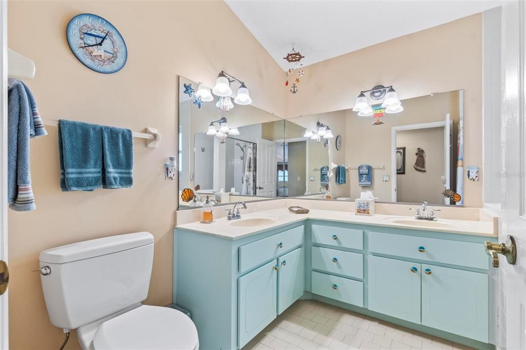 Active With Contract: $470,000 (3 beds, 2 baths, 2305 Square Feet)