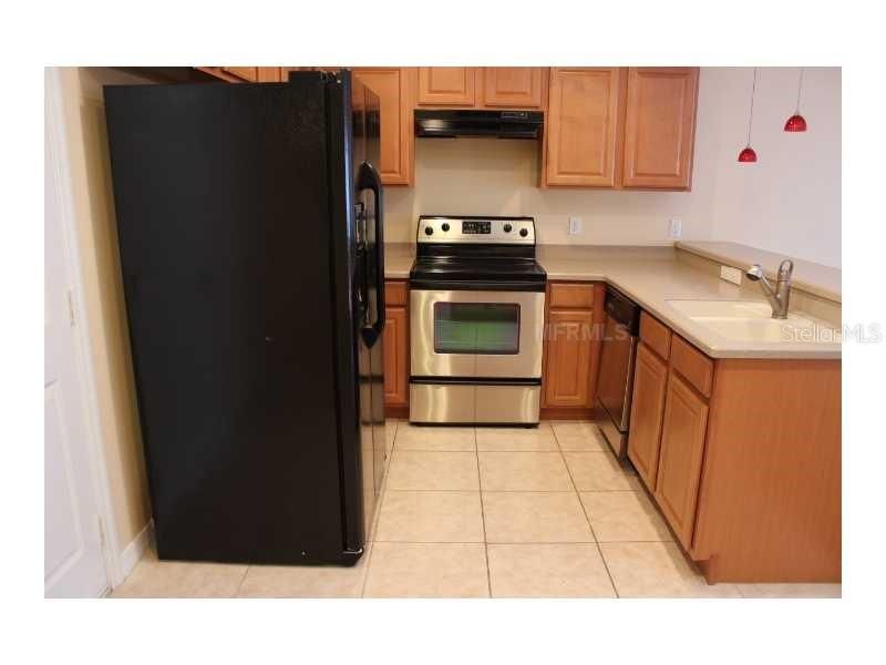 For Rent: $2,100 (3 beds, 2 baths, 1516 Square Feet)