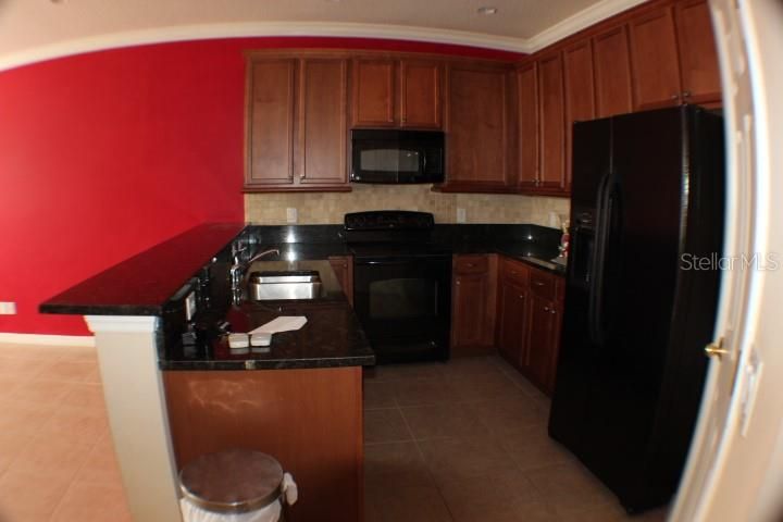 For Rent: $2,500 (3 beds, 2 baths, 1914 Square Feet)
