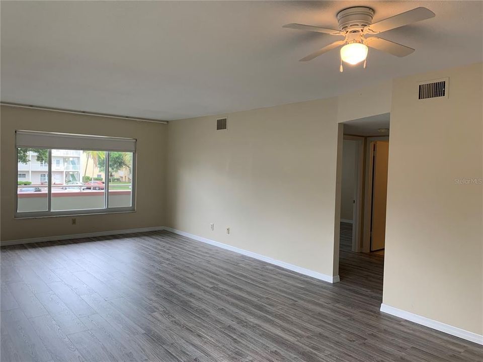 Active With Contract: $1,700 (2 beds, 2 baths, 1400 Square Feet)