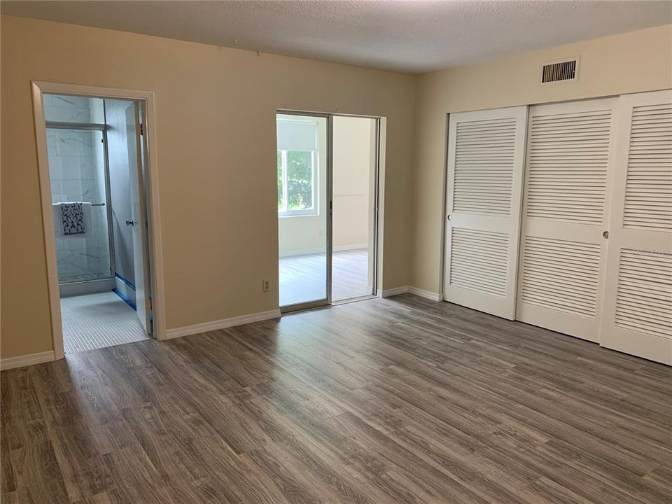 Active With Contract: $1,700 (2 beds, 2 baths, 1400 Square Feet)