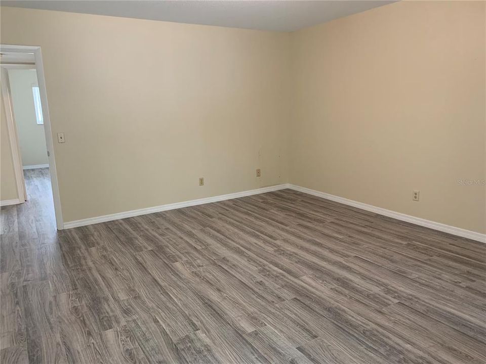 Active With Contract: $1,700 (2 beds, 2 baths, 1400 Square Feet)