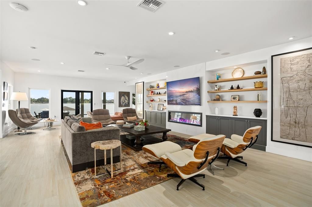 Active With Contract: $3,250,000 (3 beds, 2 baths, 2914 Square Feet)