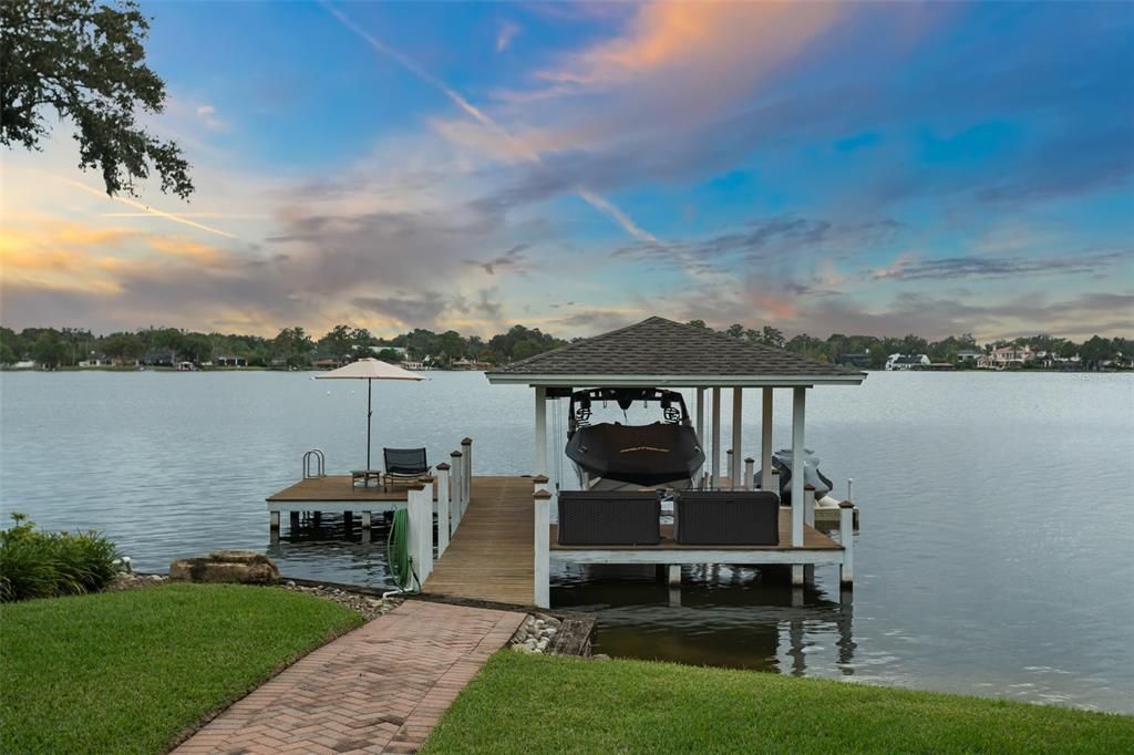 Active With Contract: $3,250,000 (3 beds, 2 baths, 2914 Square Feet)