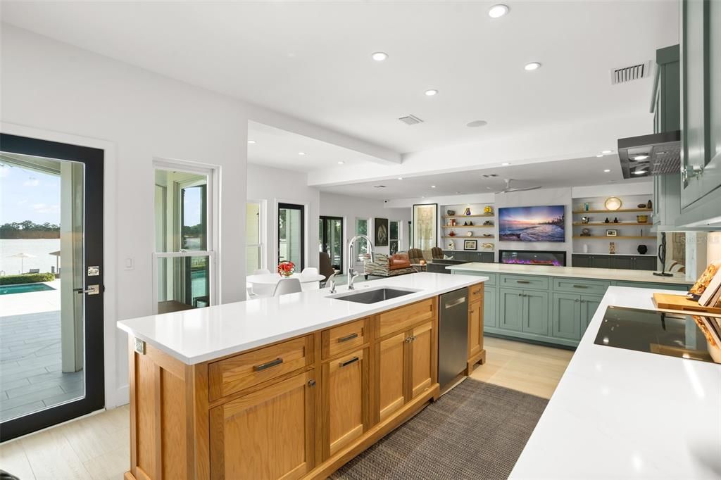 Active With Contract: $3,250,000 (3 beds, 2 baths, 2914 Square Feet)