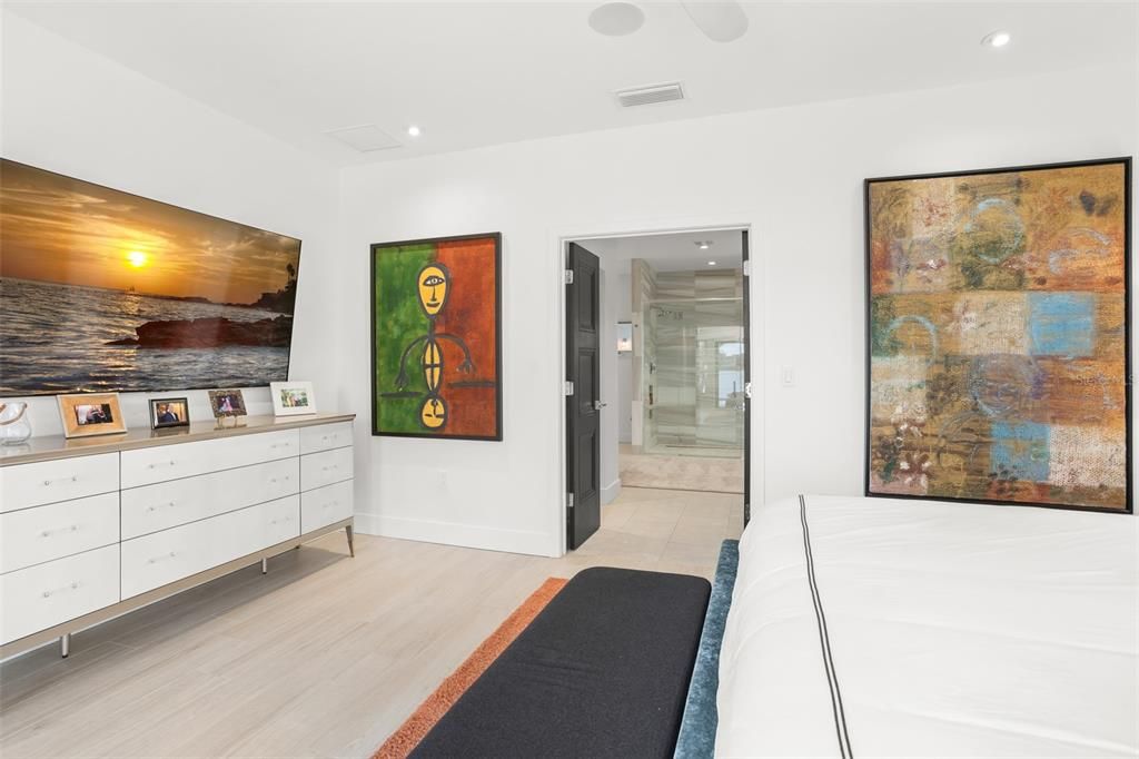 Active With Contract: $3,250,000 (3 beds, 2 baths, 2914 Square Feet)