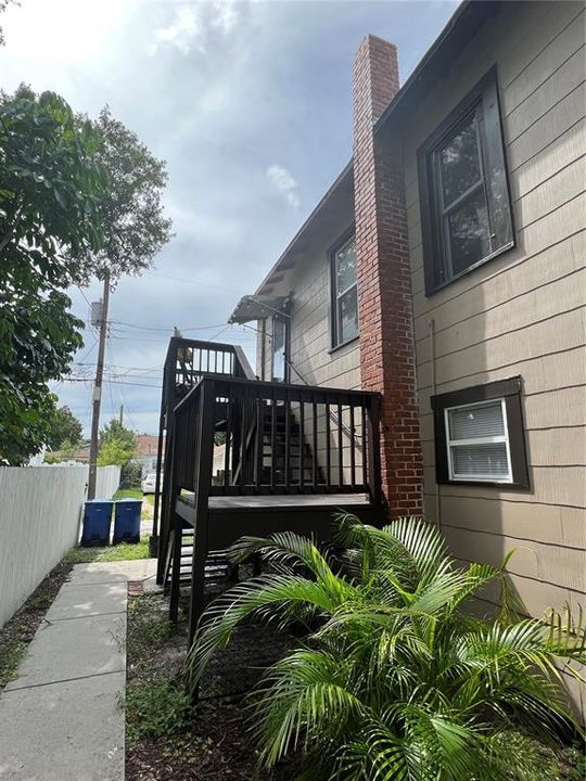 Recently Rented: $1,985 (2 beds, 1 baths, 792 Square Feet)