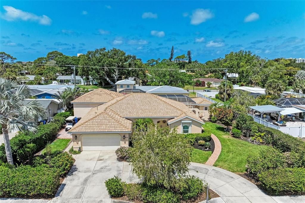 For Sale: $1,695,000 (3 beds, 3 baths, 2614 Square Feet)