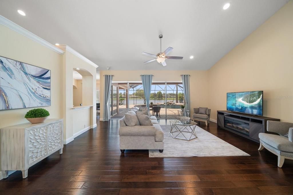 Active With Contract: $925,000 (4 beds, 3 baths, 3159 Square Feet)