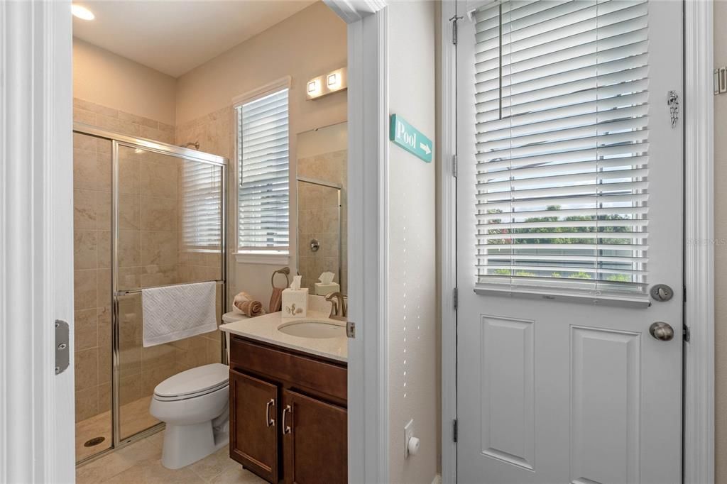 Downstairs bath with pool access